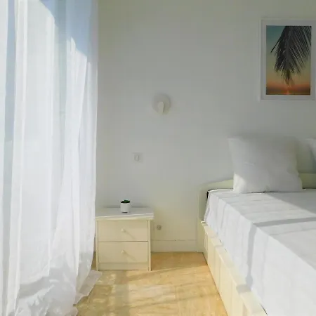 Daire Splendide Les Lauriers Renove 2021, Vue Mer Et Parking Antibes